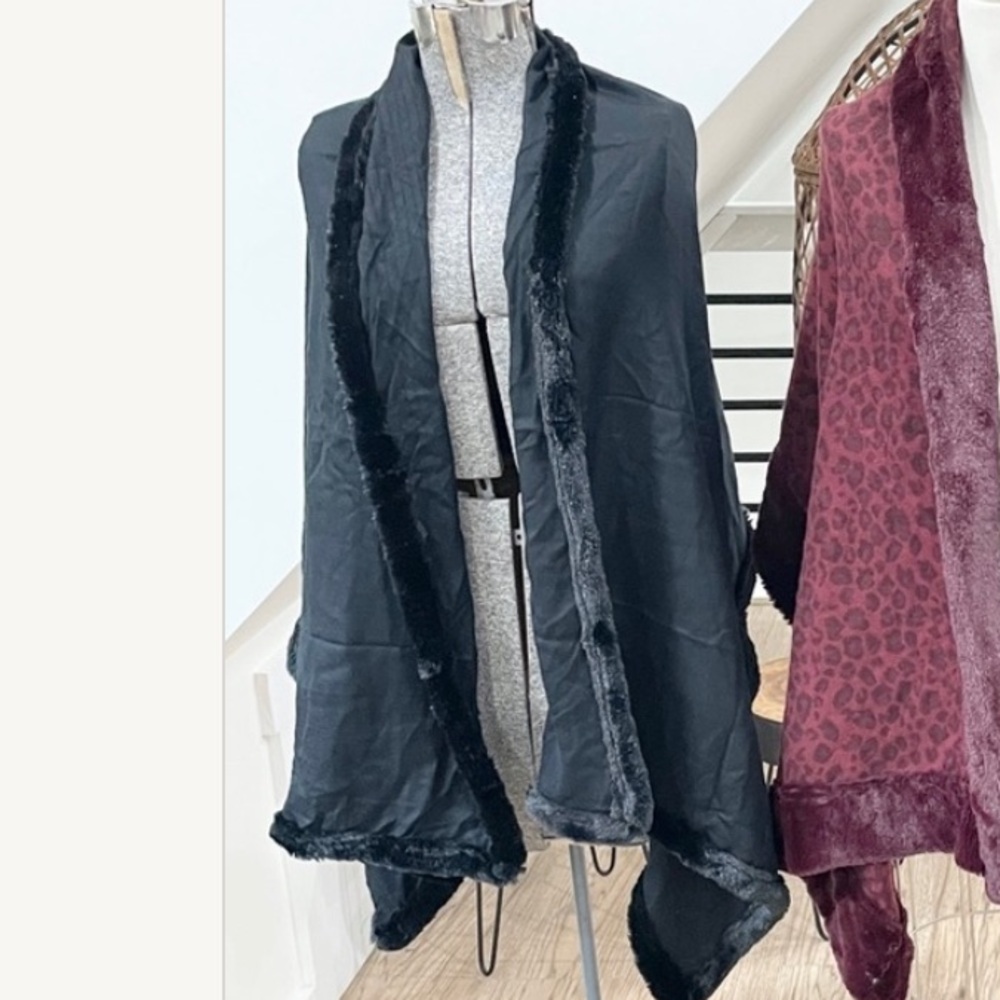 FOR ALL BLACK ITEM ONLY black faux fur oversized scarf shawl 1 item included - Picture 1 of 4
